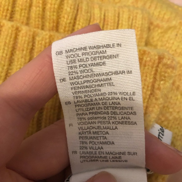 Bright Yellow winter scarf ! - Picture 6 of 6